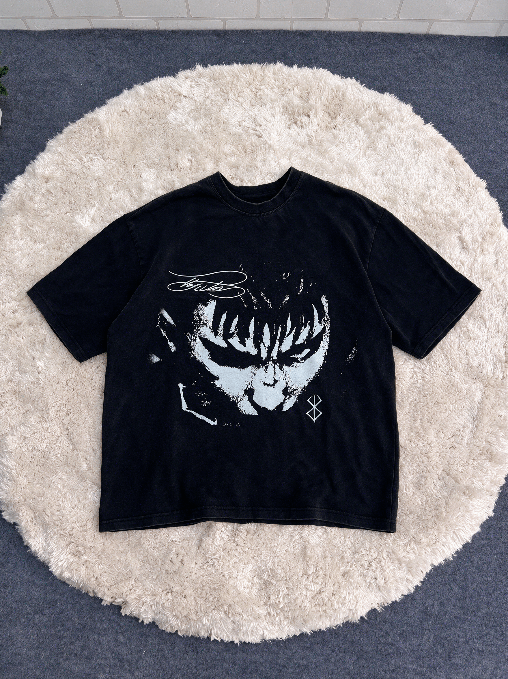 THE GUTS RAGE TEE
