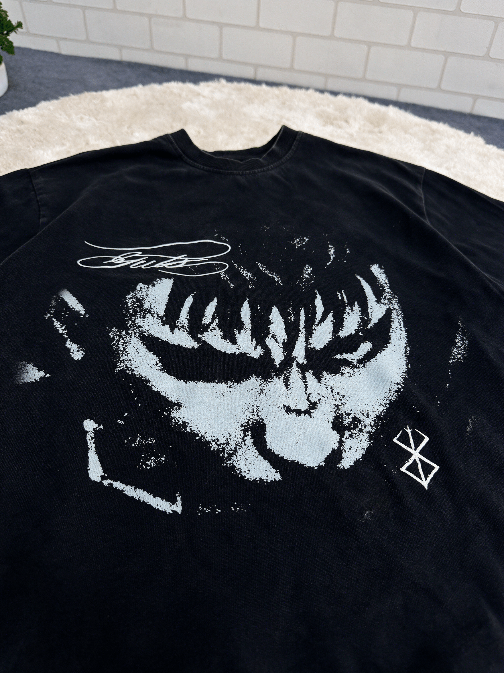 THE GUTS RAGE TEE